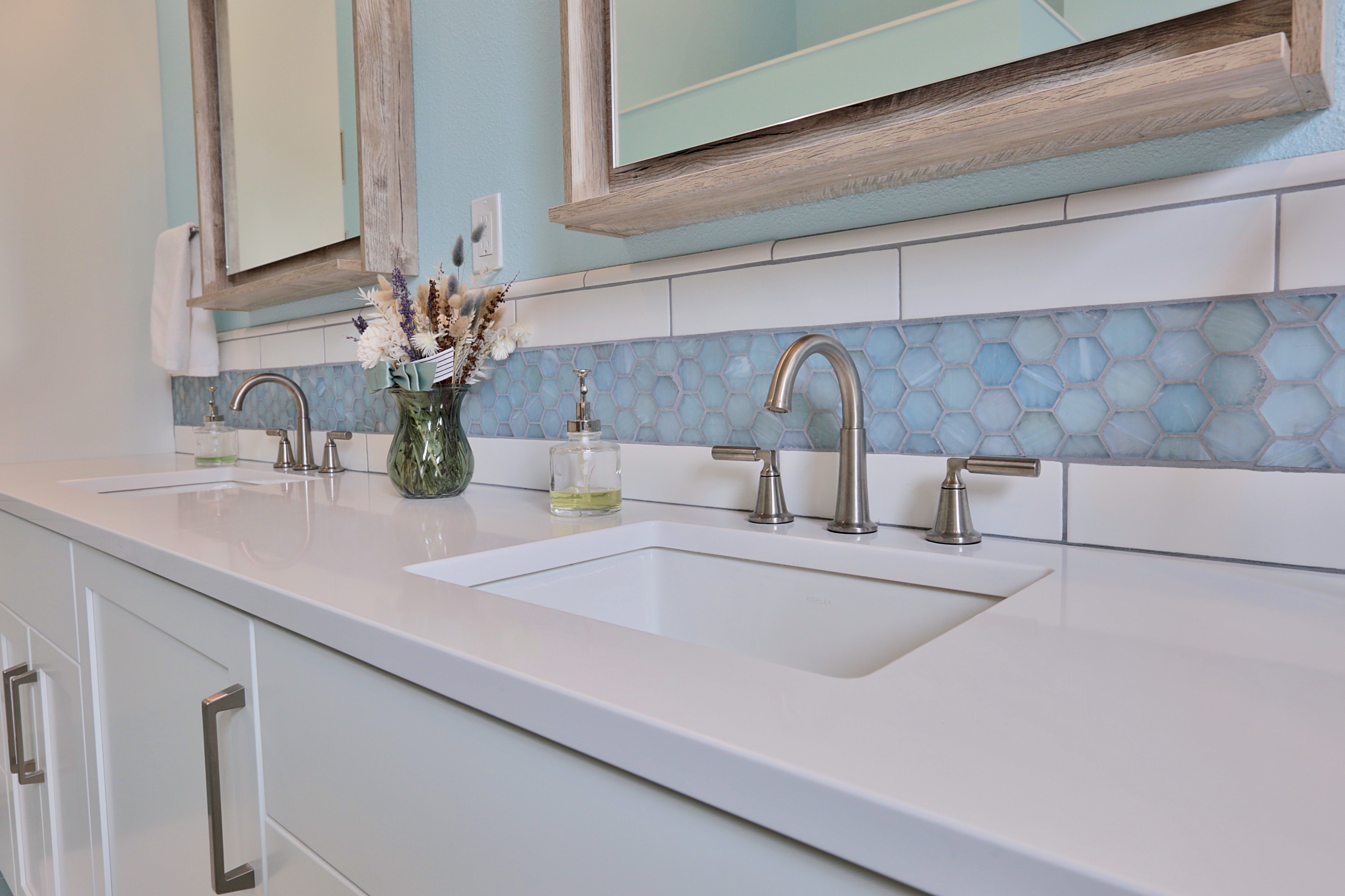 Canyon Drive Bathroom Remodel — Bathroom remodel in Portland, OR (photo 14)