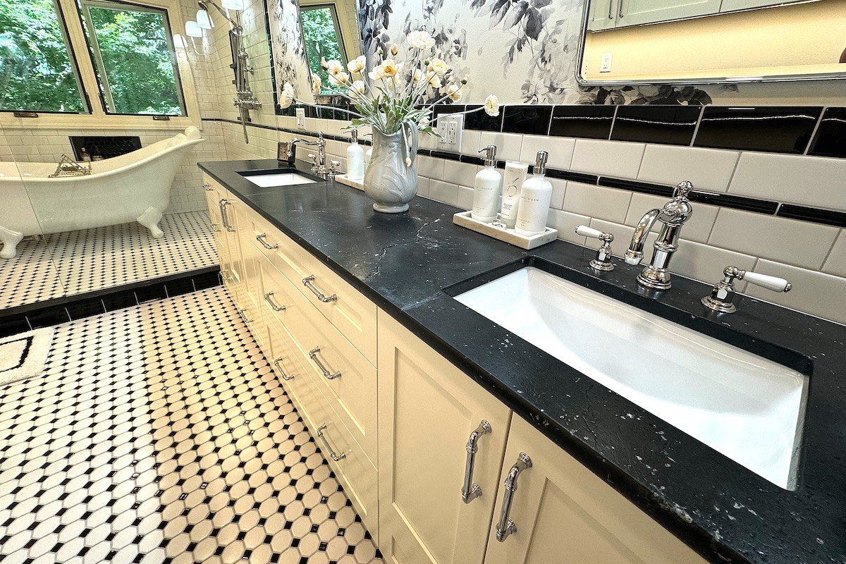 Christiansen Primary Suite Remodel — Primary Suite remodel in Lake Oswego, OR (photo 12)